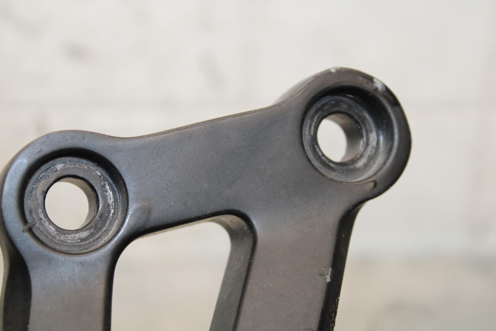 2000 Kawasaki Ninja ZX12R ZX1200A RIGHT REAR BACK PASSENGER PEG 34028-1481 BB565