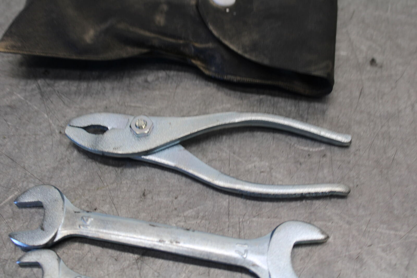 11-24 SUZUKI GSXR750 STOCK TOOLS OEM TOOL BAG KIT SET BB687