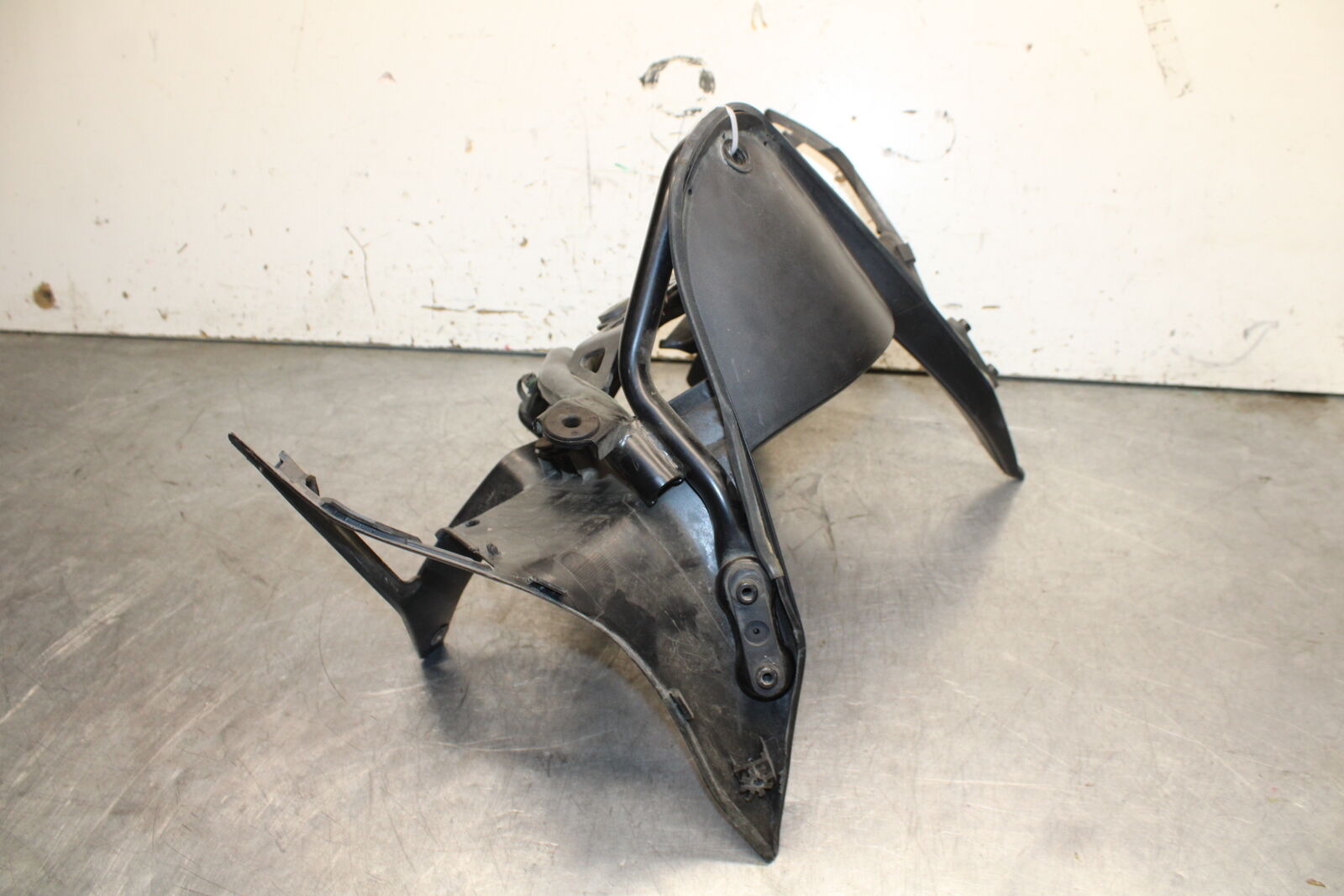 03-06 SUZUKI SV650 UPPER FAIRING MIRROR GAUGES STAY BRACKET BB392