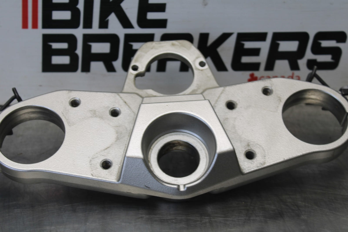 09 KAWASAKI CONCOURS 14 ZG1400B FORKS UPPER TRIPLE TREE CLAMP BB875