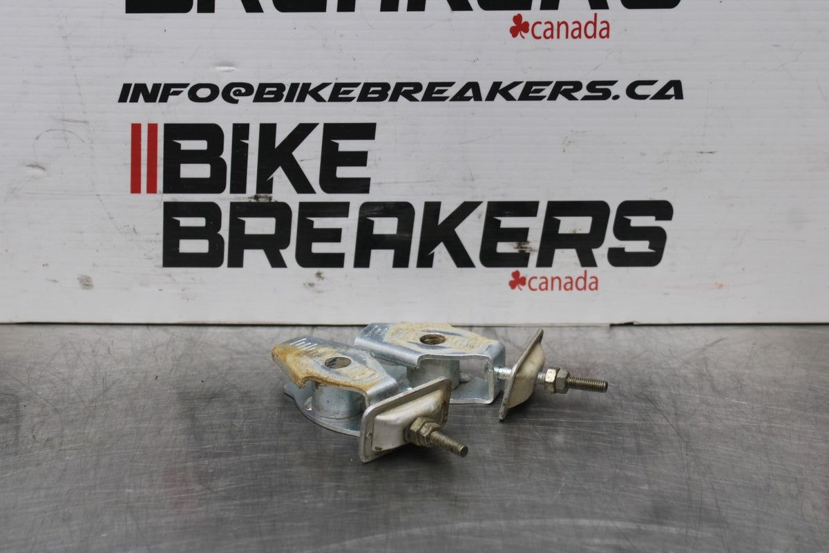 08 HONDA CBR125R SWINGARM CHAIN TENSIONER ADJUSTMENT BRACKETS  BB804