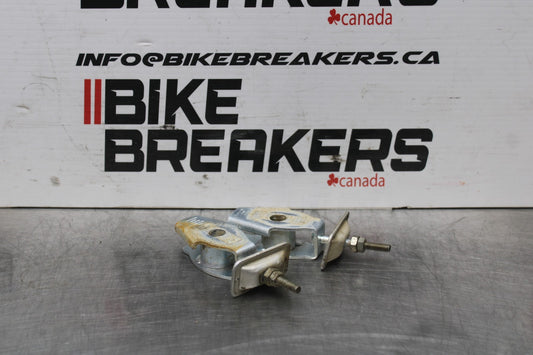 08 HONDA CBR125R SWINGARM CHAIN TENSIONER ADJUSTMENT BRACKETS  BB804