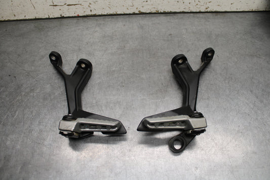 24 KAWASAKI NINJA 500 ABS REAR BACK PASSENGER PEG SET PAIR BB730