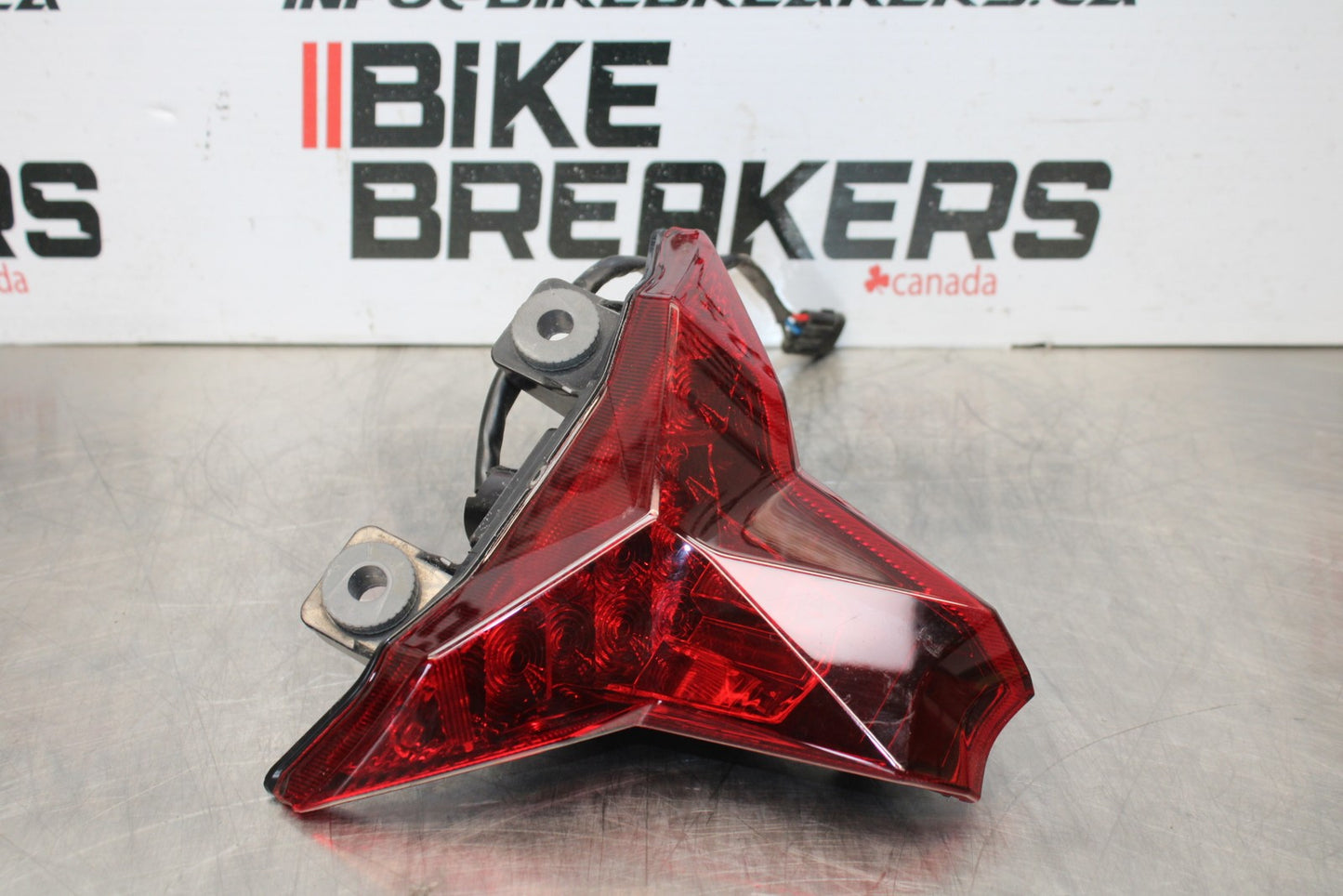 21-23 KAWASAKI NINJA ZX6R REAR TAIL TAILLIGHT BACK BRAKE LIGHT BB179