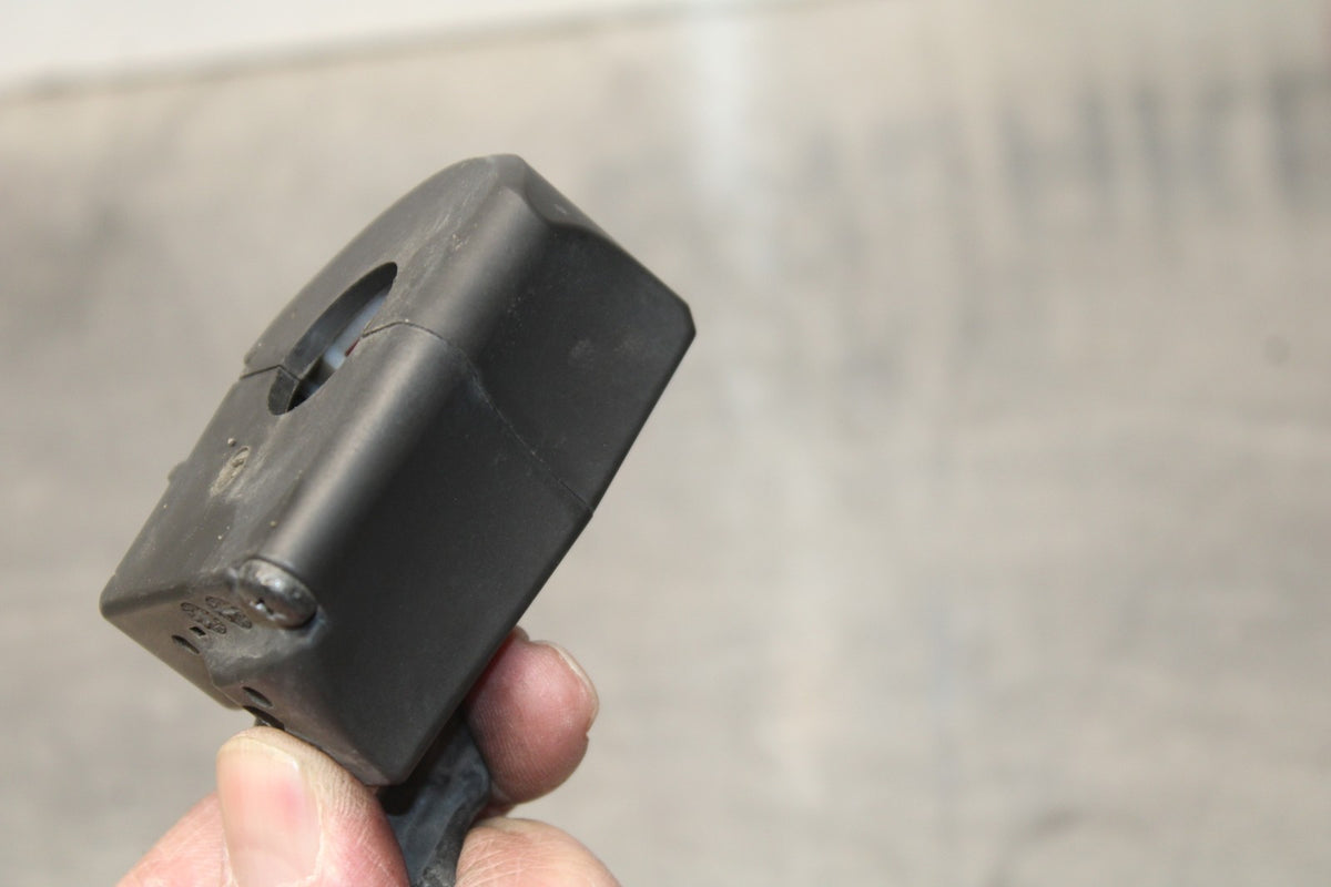 07-08 KAWASAKI NINJA ZX6R RIGHT CLIP ON HANDLE KILL OFF START SWITCH  BB855