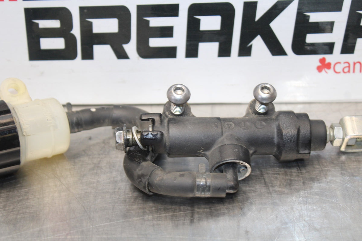 08 KAWASAKI NINJA ZX10R REAR BACK BRAKE MASTER CYLINDER W RESERVOIR BB201