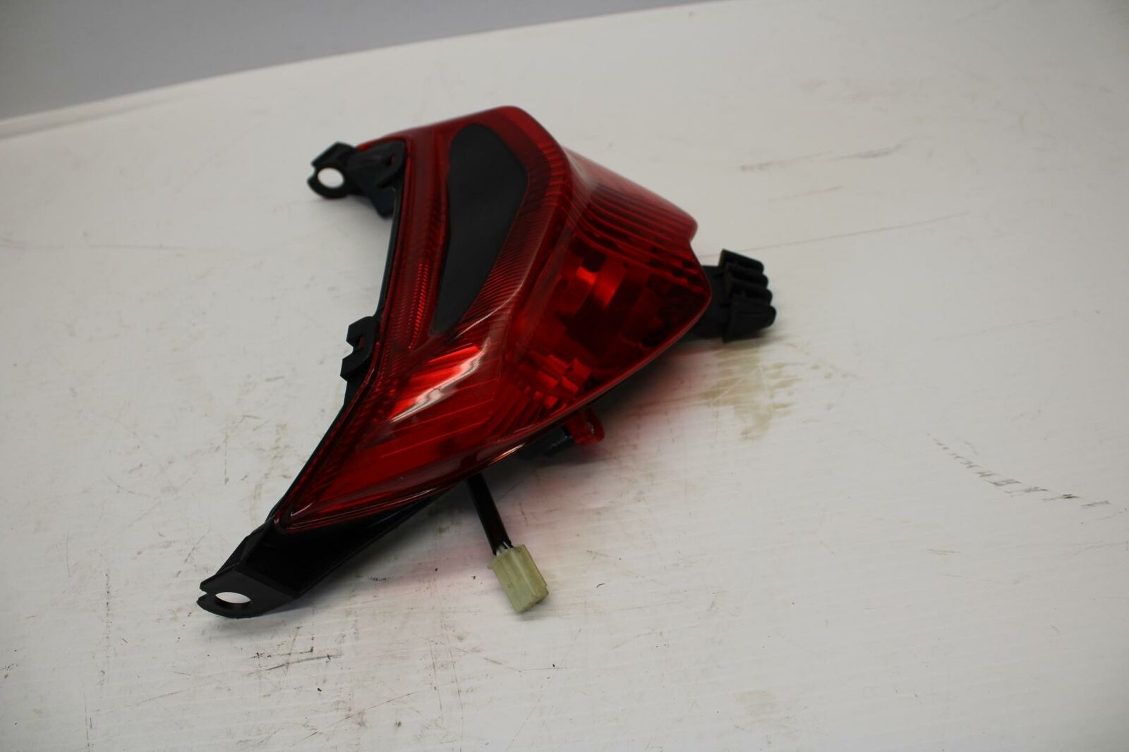 13-16 SUZUKI BANDIT 1250S ABS REAR TAIL TAILLIGHT BACK BRAKE LIGHT #B BB238