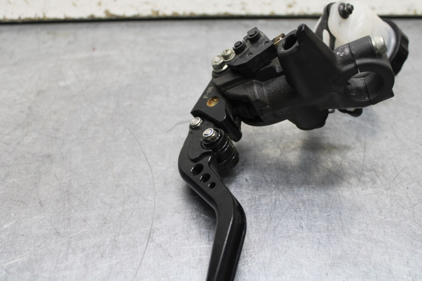 13-17 KAWASAKI NINJA ZX6R ZX636E FRONT BRAKE MASTER CYLINDER w/ LEVER BB735