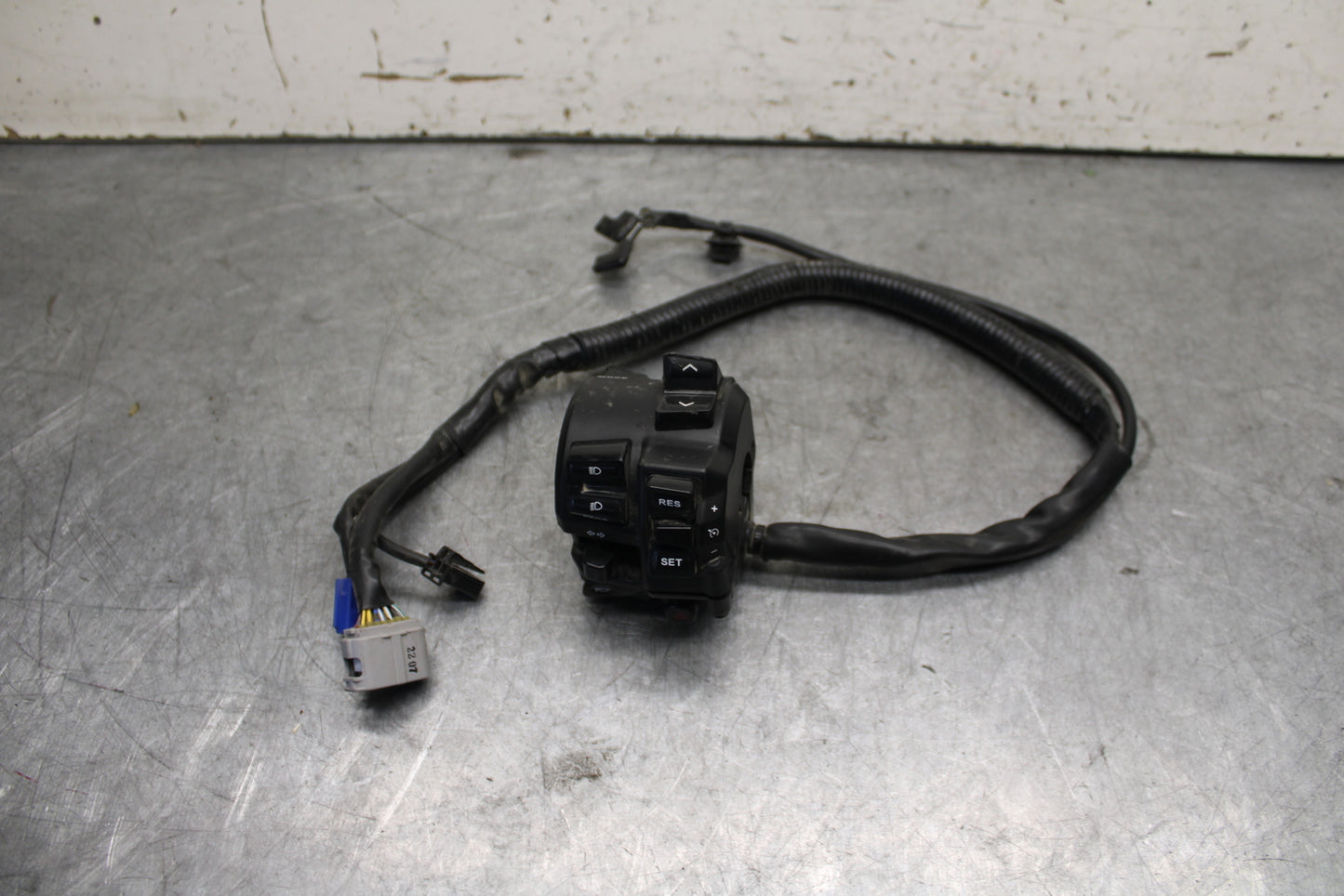 22-24 YAMAHA XSR900 LEFT CLIP ON HANDLE HORN SIGNALS SWITCH SWITCHES BB683