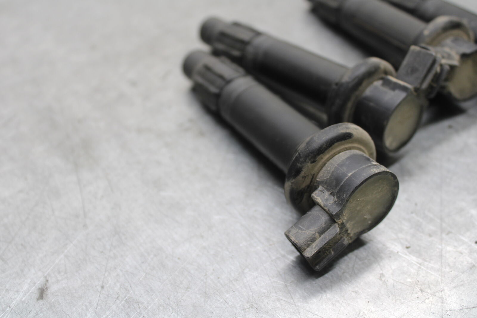07-08 YAMAHA YZF R1 IGNITION COILS COIL SPARK PLUG CAPS 4C8-82310-00-00  BB675