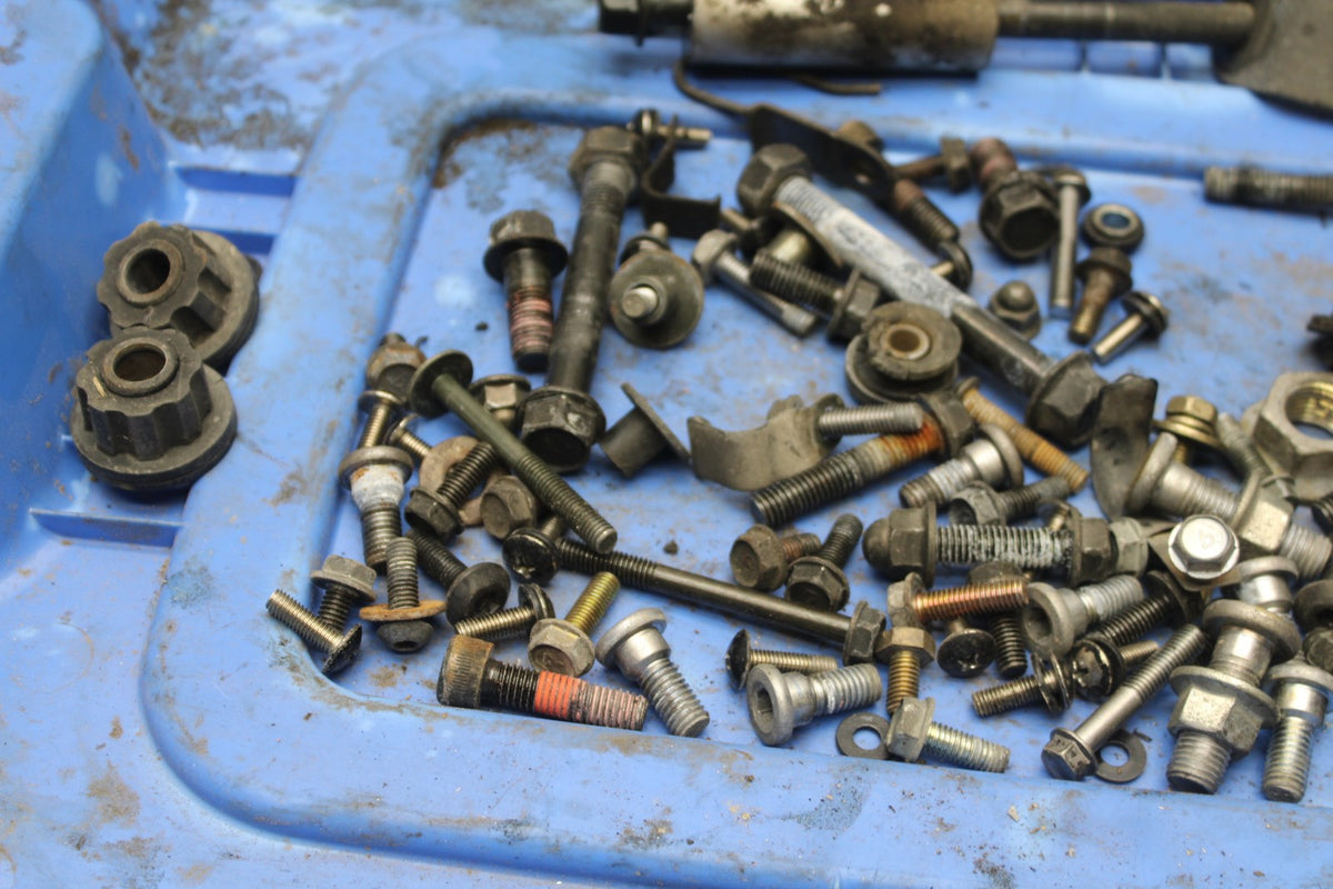 98 KAWASAKI NINJA ZX6 MOUNTING BOLTS HARDWARE SCREWS BB870