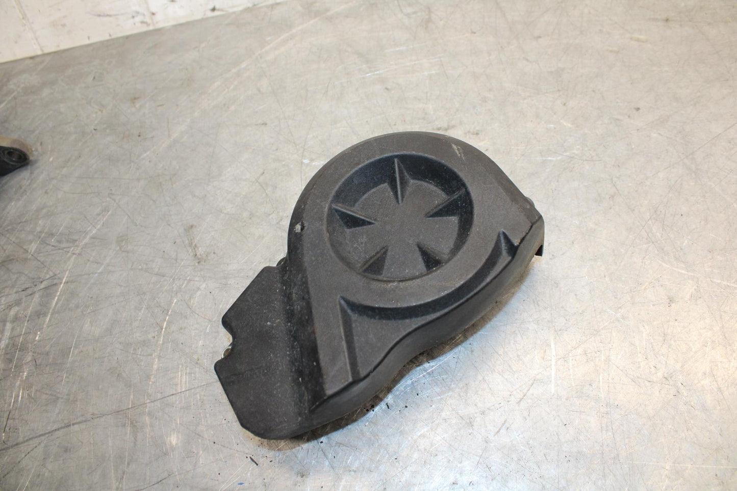 2008 Kawasaki Ninja ZX10R ZX1000E ENGINE SPROCKET COVER 14026-0054 BB524