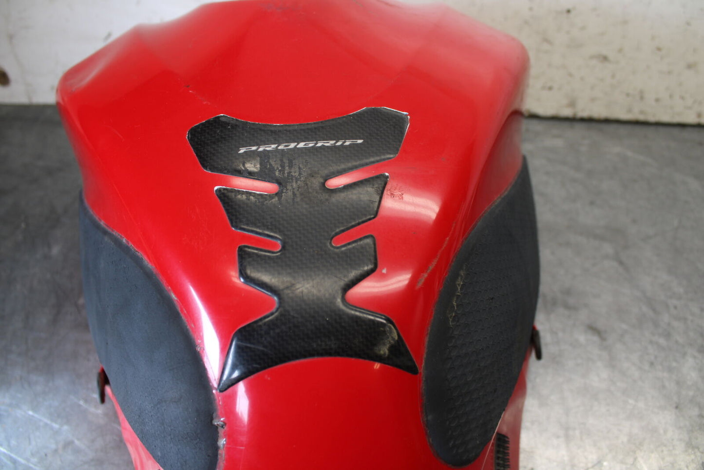 06-07 SUZUKI GSXR 600 GAS TANK FUEL CELL PETROL RESERVOIR BB694
