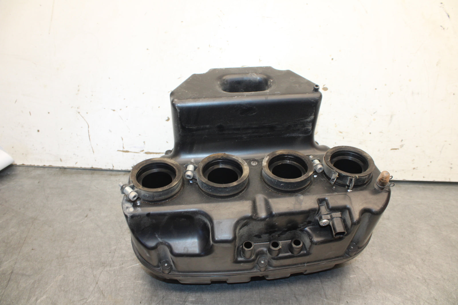 09-15 YAMAHA FZ6R AIRBOX AIR INTAKE FILTER BOX  BB686