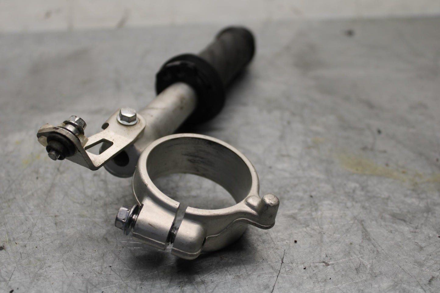 2006 Suzuki GSXR600 LEFT CLIP ON HANDLEBAR BB447