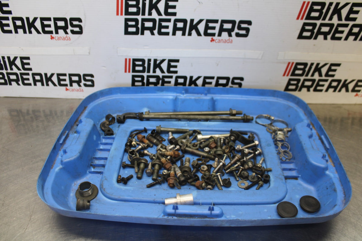 05 YAMAHA YZF R6 MOUNTING BOLTS HARDWARE SCREWS BB894