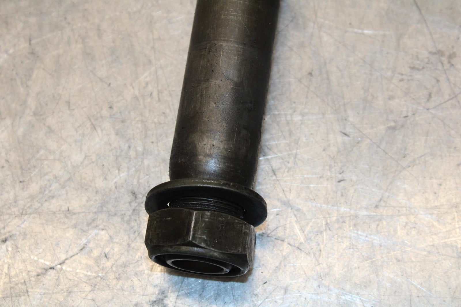 2001 Yamaha YZF R6 REAR AXLE BACK WHEEL RIM PIVOT BOLT AXEL 4XV-25381-00-00