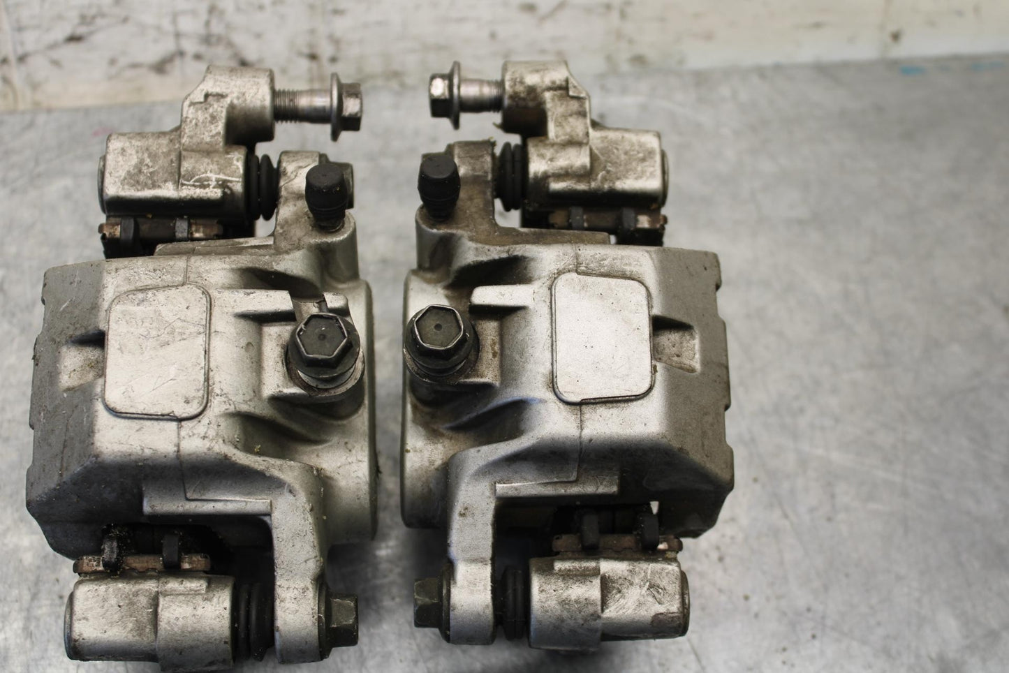 07-08 YAMAHA V STAR 1100 RIGHT LEFT FRONT BRAKE CALIPER SET PAIR CALIPERS BB71