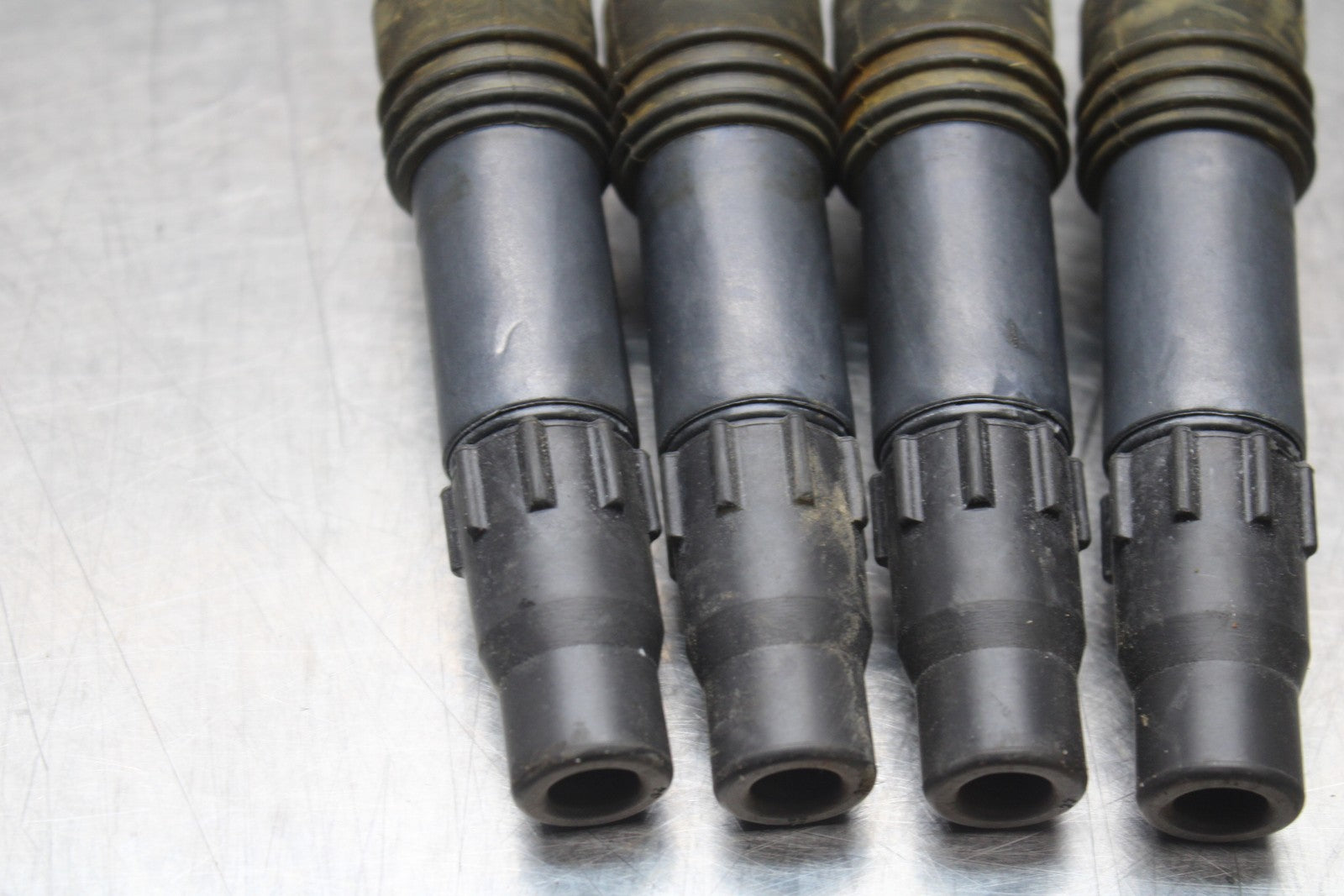07 SUZUKI GSXR1000 IGNITION COILS COIL SPARK PLUG CAPS 33410-35F10 BB770