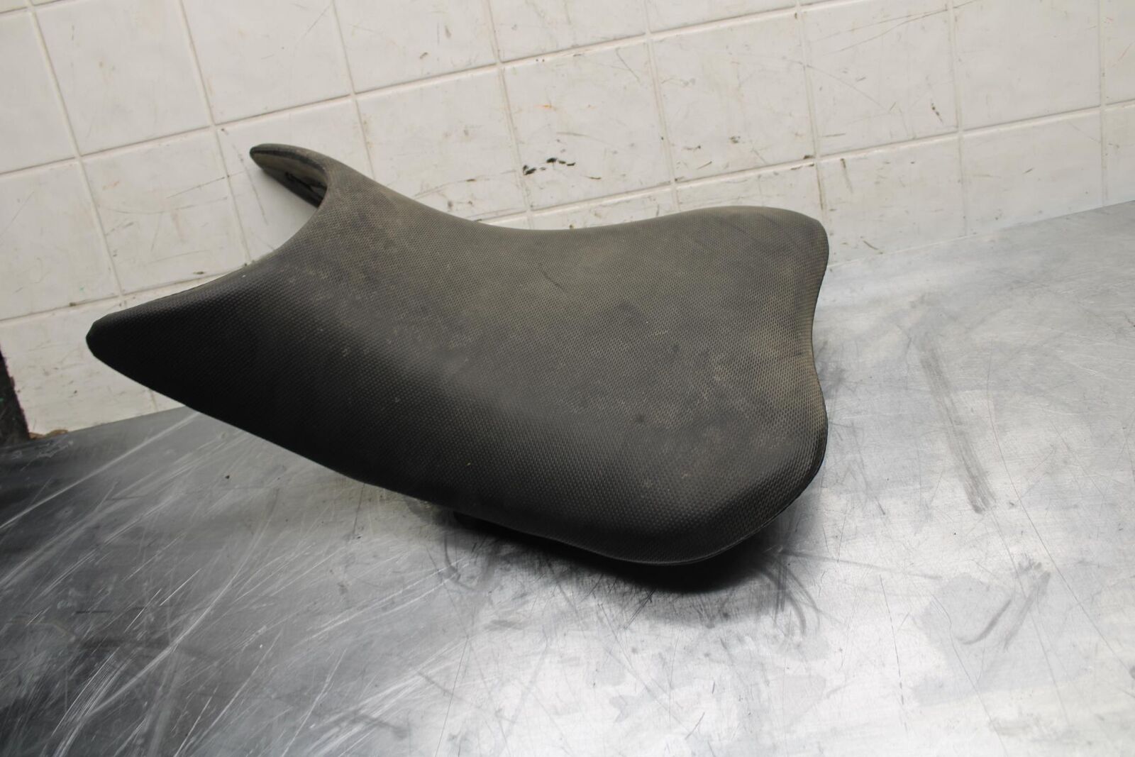 17-23 SUZUKI GSXR 250 GSX250RL8 FRONT DRIVERS SEAT PAD SADDLE BB490