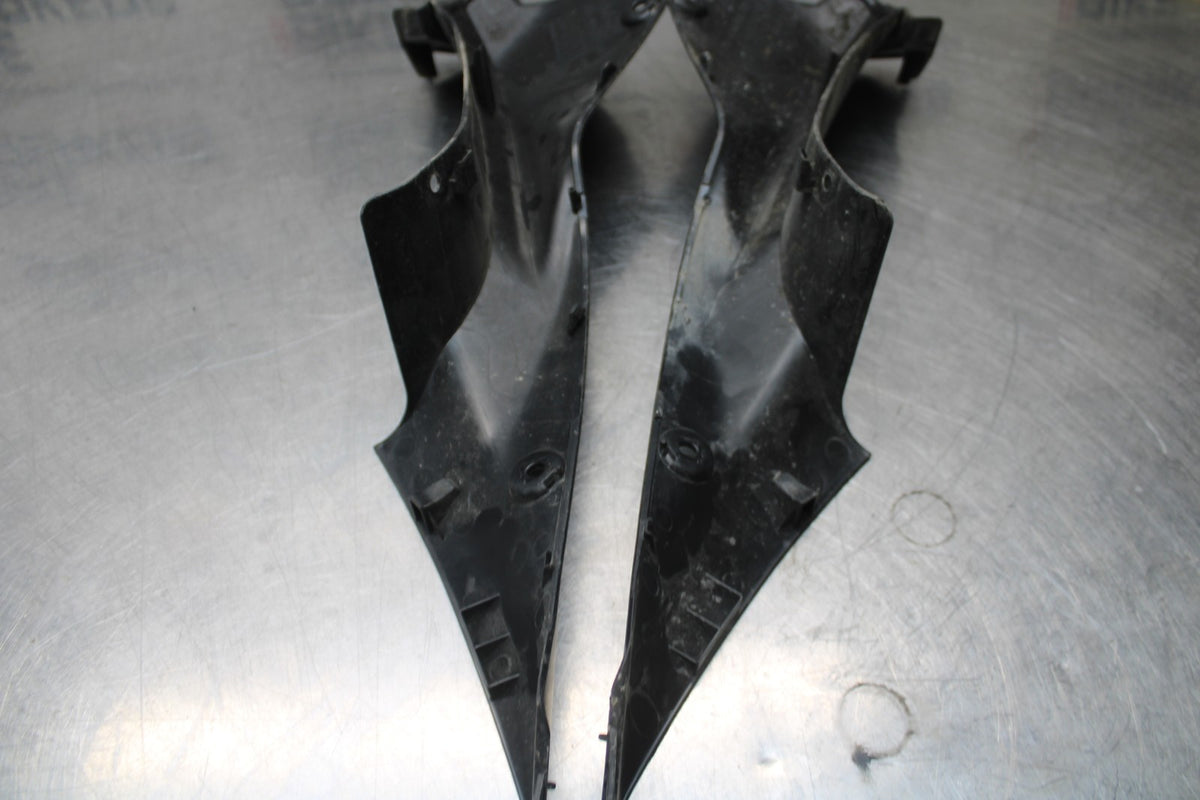 17-18 YAMAHA YZF R3 FRONT UPPER SIDE FAIRING COWL PLASTIC SET BB813