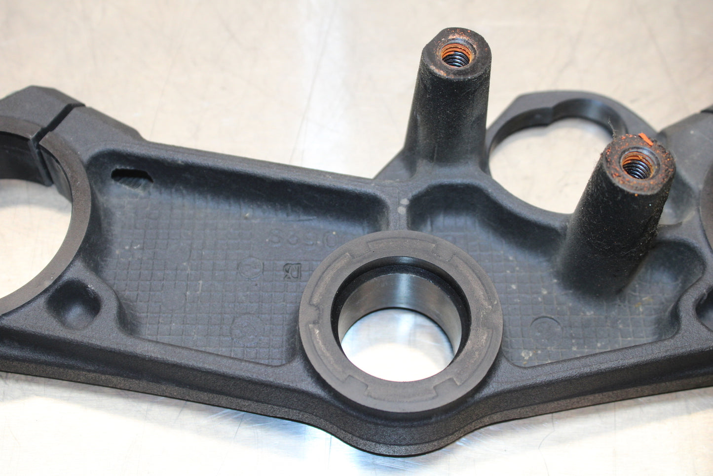 11 SUZUKI GSXR1000 FORKS UPPER TRIPLE TREE CLAMP BB142