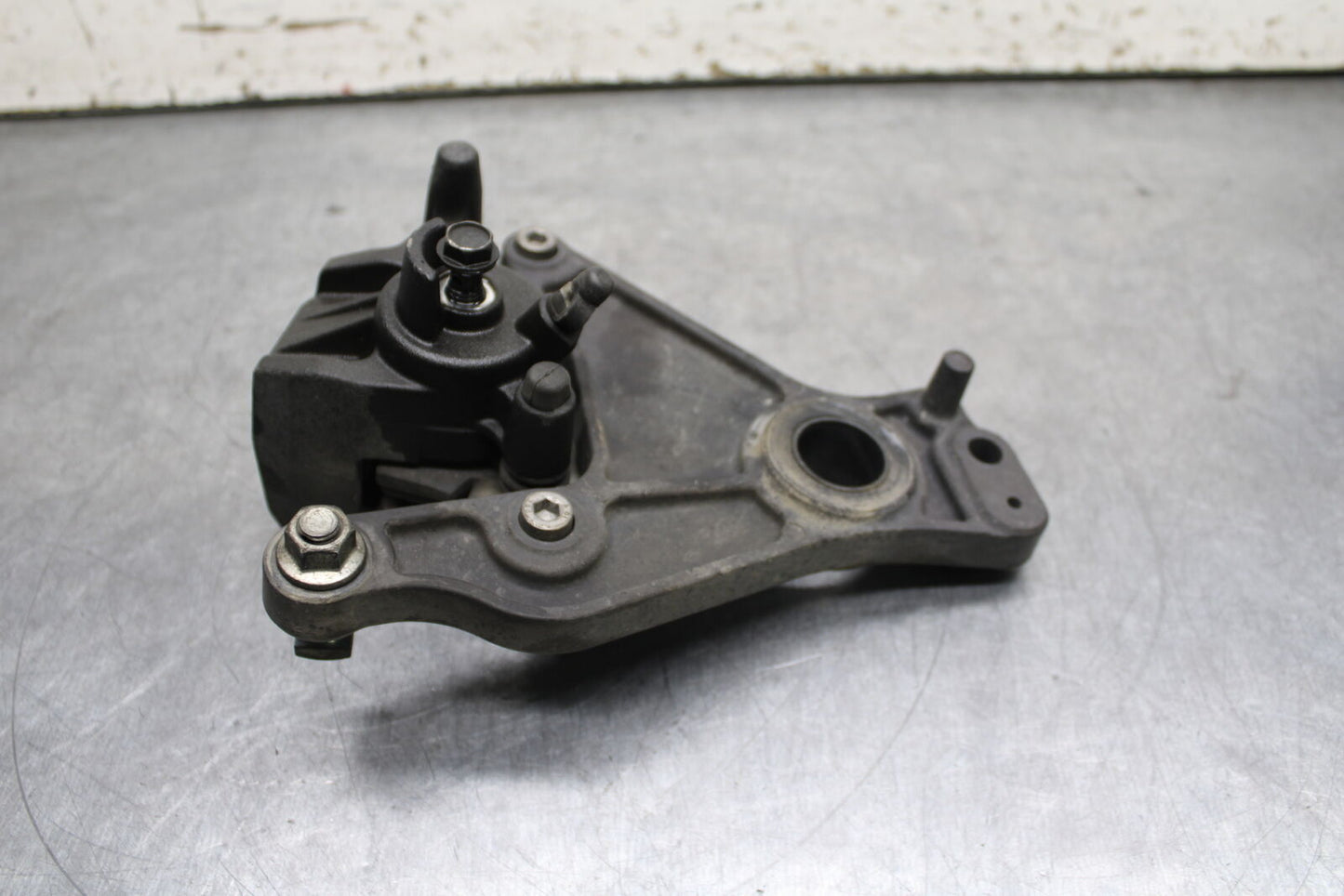 12-13 KAWASAKI Z1000 REAR BACK BRAKE CALIPER W MOUNT BRACKET BB743