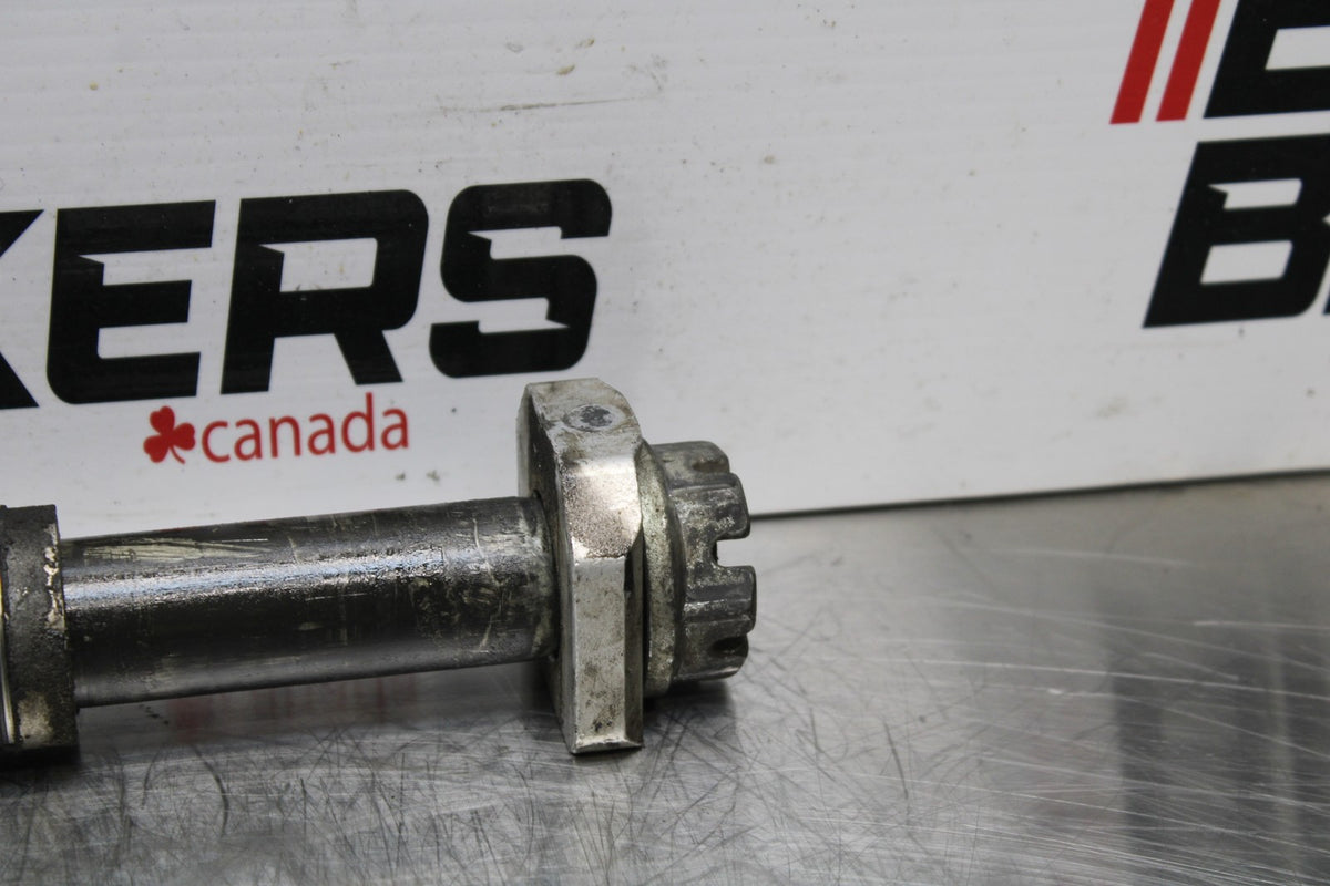 06-07 SUZUKI GSXR 600 REAR AXLE BACK WHEEL RIM PIVOT BOLT AXEL BB178