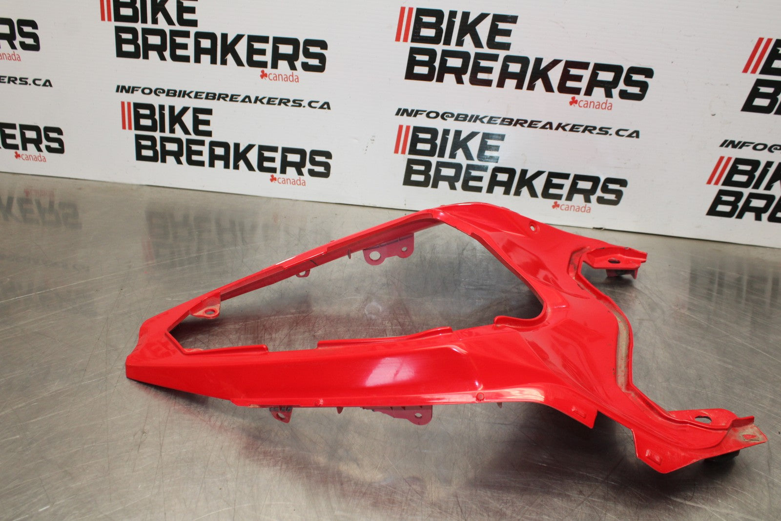 18-23 KAWASAKI NINJA 400 EX400 ABS CENTER REAR BACK TAIL FAIRING COWL BB177