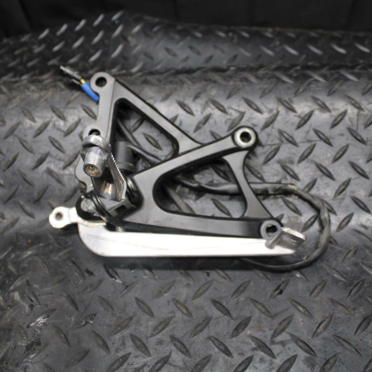 09-14 YAMAHA YZF R1 RIGHT REARSET REAR SET DRIVER FOOT PEG REST STOP BB196