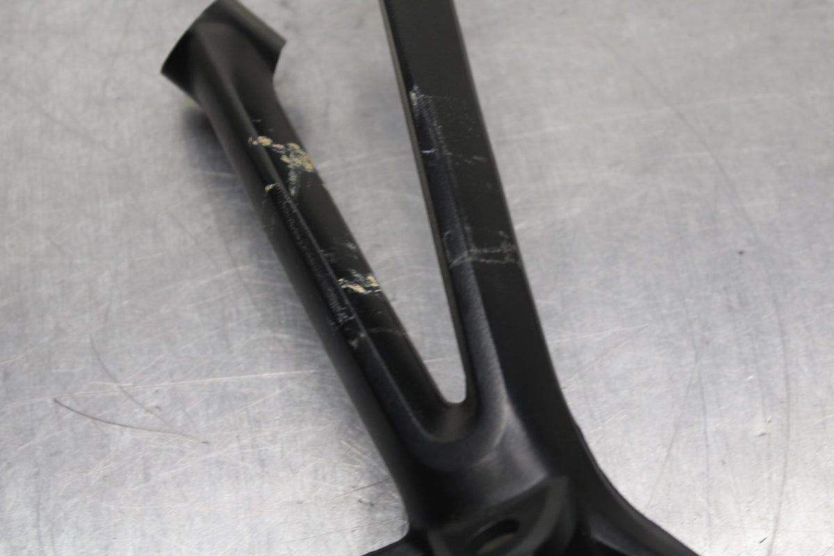 09 SUZUKI GSXR600 REAR BACK PASSENGER PEG SET PAIR BB759