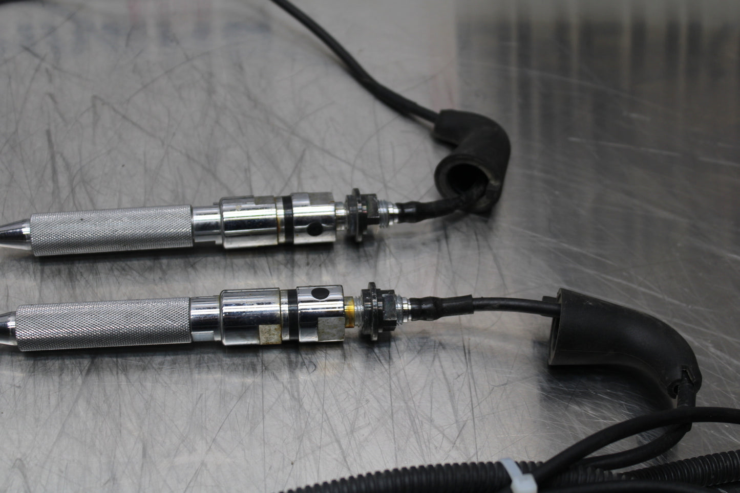 09 YAMAHA ROYAL STAR XVZ1300TF VENTURE RADIO STEREO ANTENNA SET PAIR BB151
