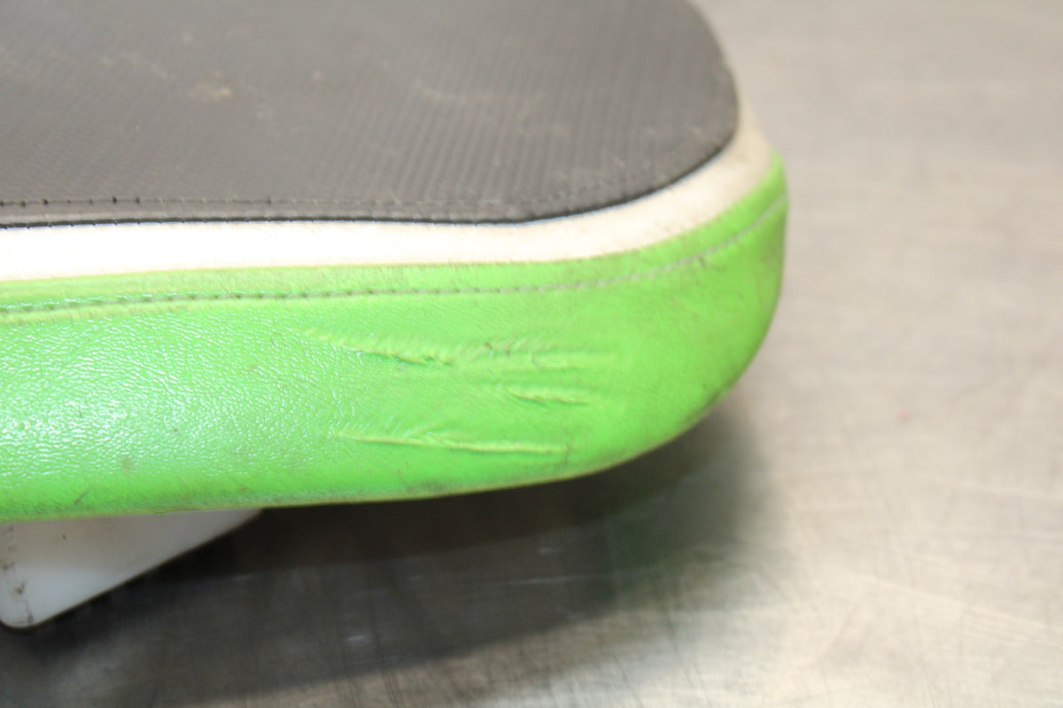 07-08 KAWASAKI NINJA ZX6R ALUMINUM FRONT DRIVERS SEAT PAD SADDLE PILLION BB175