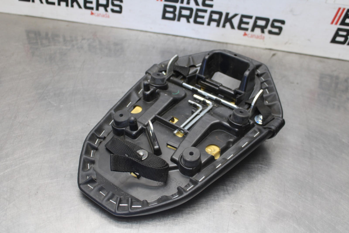 23-24 YAMAHA MT-07 REAR BACK PASSENGER TANDEM SEAT PAD SADDLE PILLION BB927