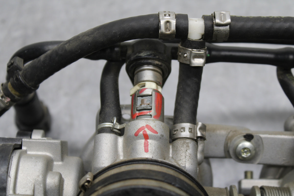 10-11 APRILIA RSV4 R MAIN FUEL INJECTORS / THROTTLE BODIES BB120