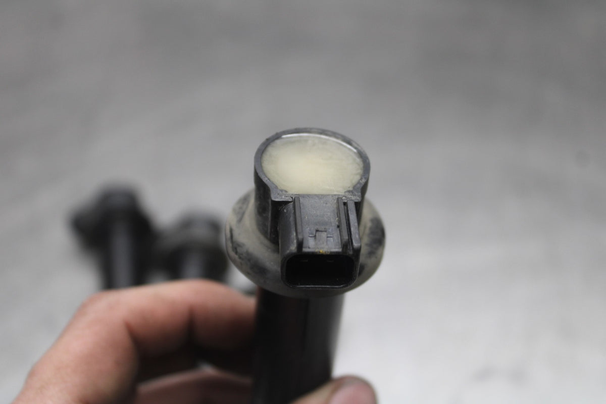 08-16 YAMAHA YZF R6 IGNITION COILS COIL SPARK PLUG CAPS BB929