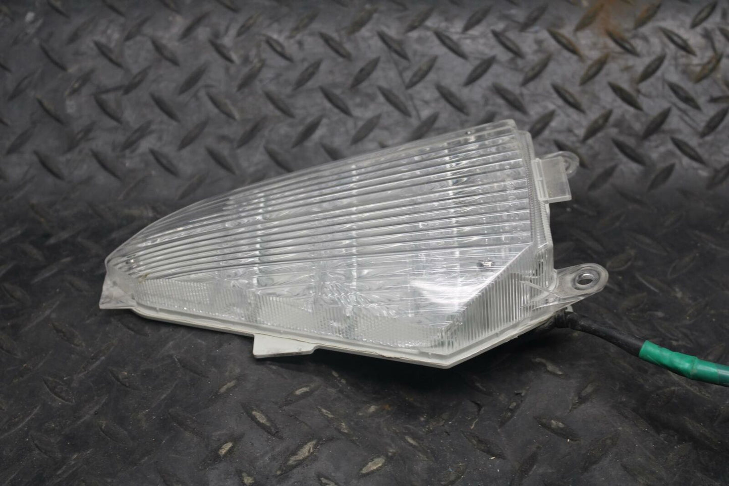 13 YAMAHA YZF R6 REAR TAIL TAILLIGHT BACK BRAKE LIGHT BB209
