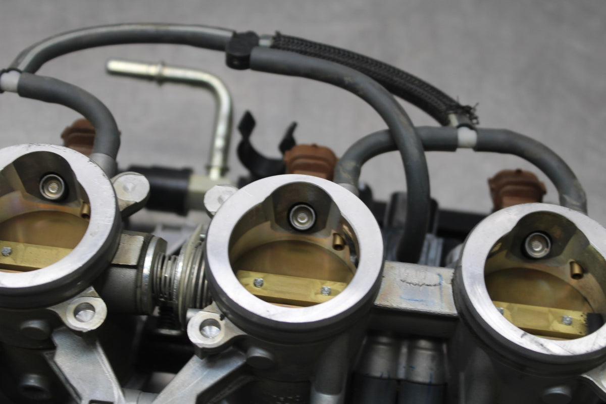 11-22 SUZUKI GSXR 600  MAIN FUEL INJECTORS / THROTTLE BODIES BB193