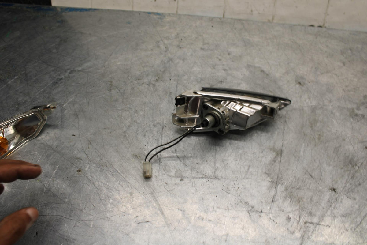 09-16 SUZUKI GSXR1000 RIGHT REAR BACK TURN SIGNAL LIGHT INDICATOR BB439