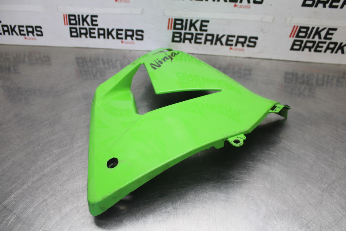 04-05 KAWASAKI NINJA ZX10R RIGHT MID UPPER SIDE FAIRING COWL PLASTIC BB931