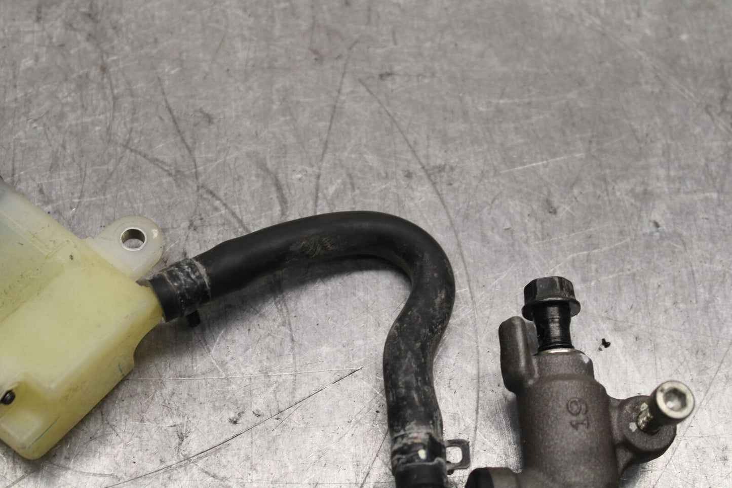 15-19 HONDA CBR300R REAR BACK BRAKE MASTER CYLINDER W RESERVOIR  BB112