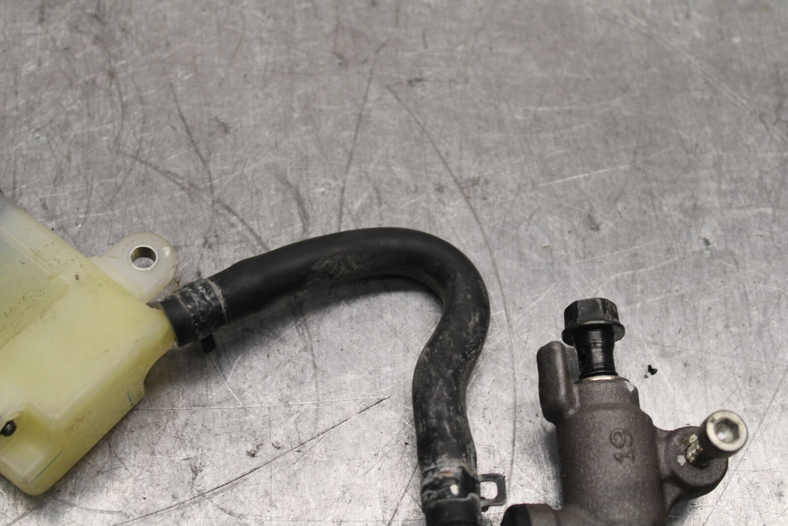 15-19 HONDA CBR300R REAR BACK BRAKE MASTER CYLINDER W RESERVOIR  BB112