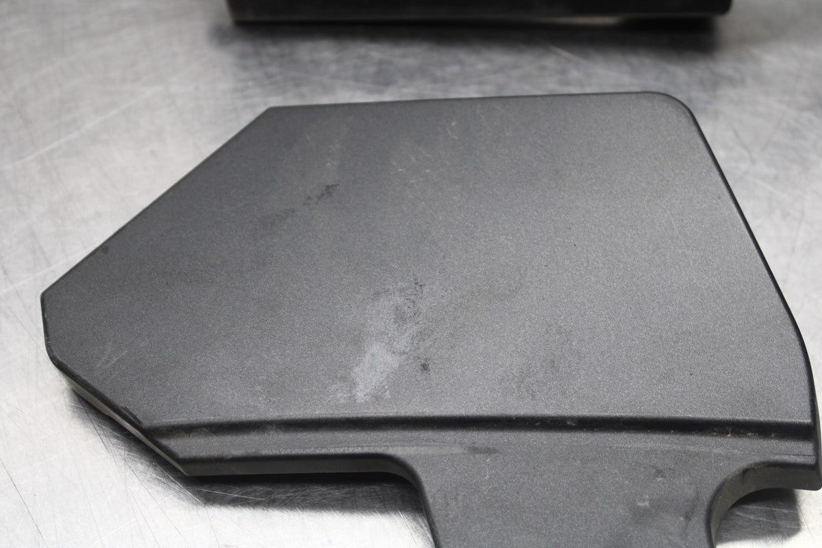 08 KAWASAKI NINJA ZX10R BATTERY TRAY PLASTIC / COVER BB932