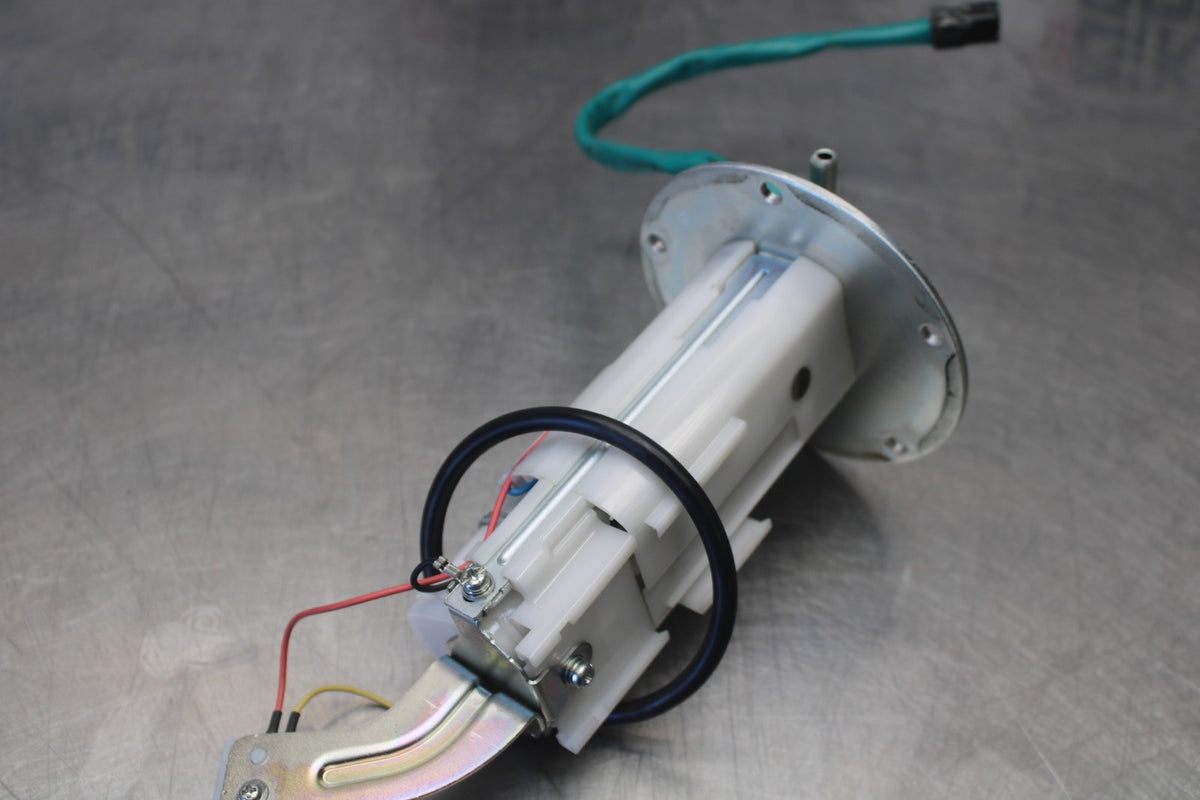 22 KAWASAKI NINJA 1000SX FUEL PUMP GAS PETROL SENDER UNIT BB780