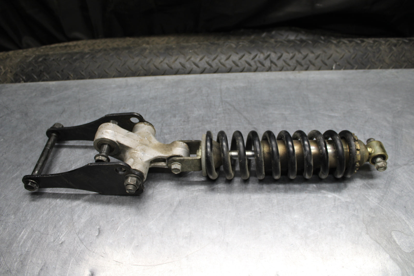 00 SUZUKI INTRUDER 1500 VL1500 REAR BACK SHOCK ABSORBER BB761