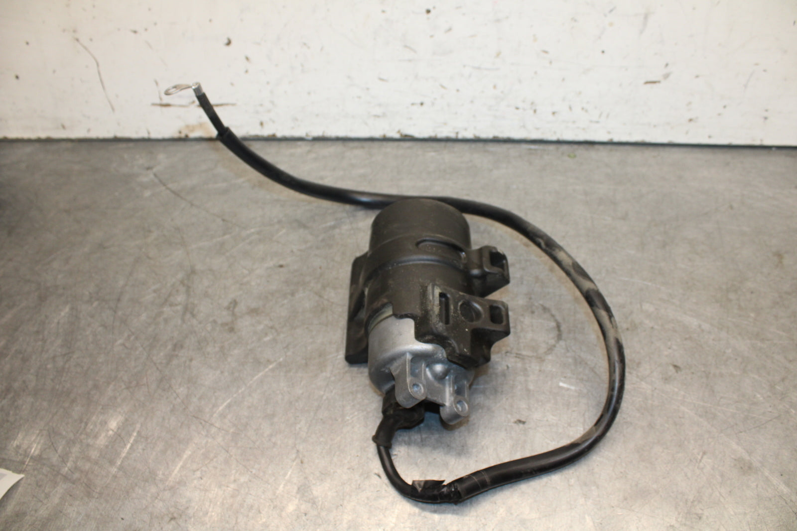 22-24 YAMAHA XSR900 ENGINE STARTING STARTER MOTOR -DC 12V BB683