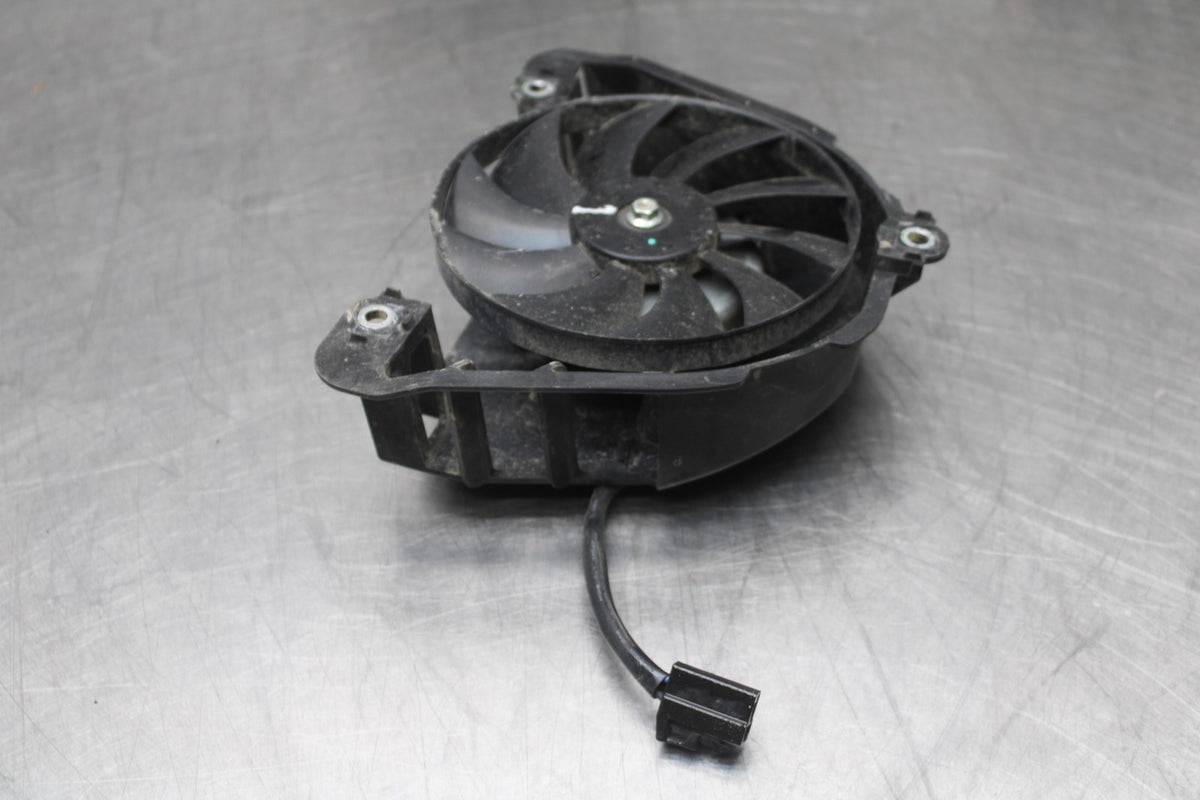 23 YAMAHA YZF R3 ENGINE RADIATOR COOLING FAN BB806