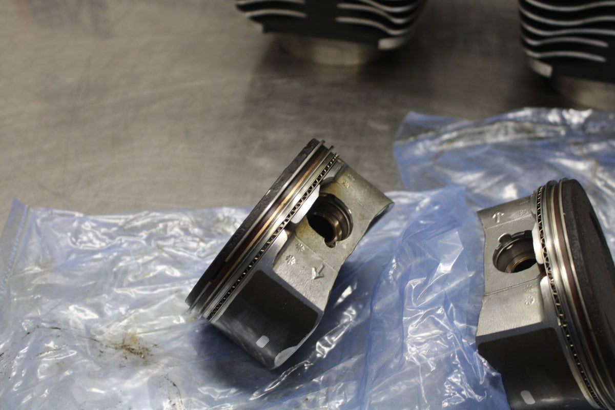 14 HARLEY-DAVIDSON STREET GLIDE ENGINE TOP END CYLINDER & PISTON SET PAIR BB880