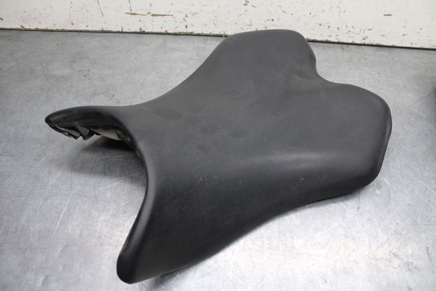 07-08 YAMAHA YZF R1 FRONT DRIVERS SEAT PAD SADDLE PILLION BB724