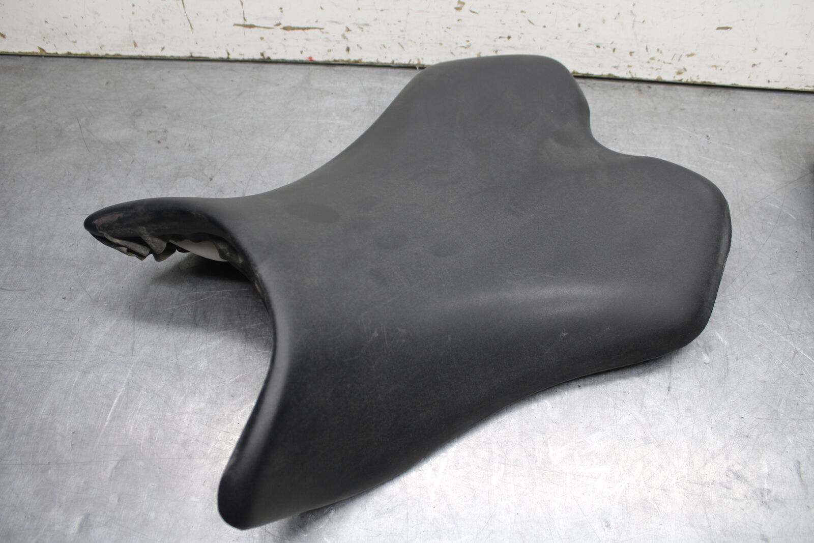07-08 YAMAHA YZF R1 FRONT DRIVERS SEAT PAD SADDLE PILLION BB724